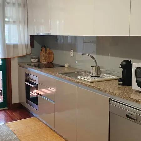 With 3 Bedrooms In Lejlighed Marco de Canavezes